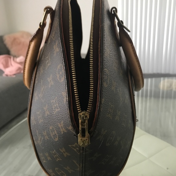 Louis Vuitton Bowling Bag- Authentic - Picture 5 of 5